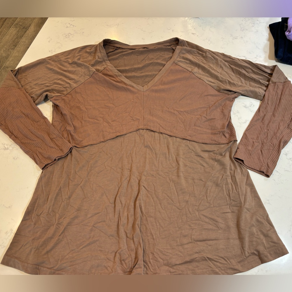 Oversized women’s flowy top